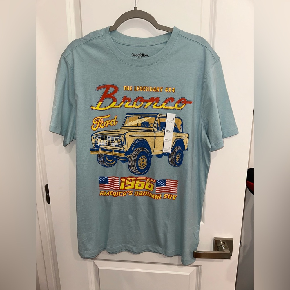 Goodfellow & Co Light Blue Graphic Tee